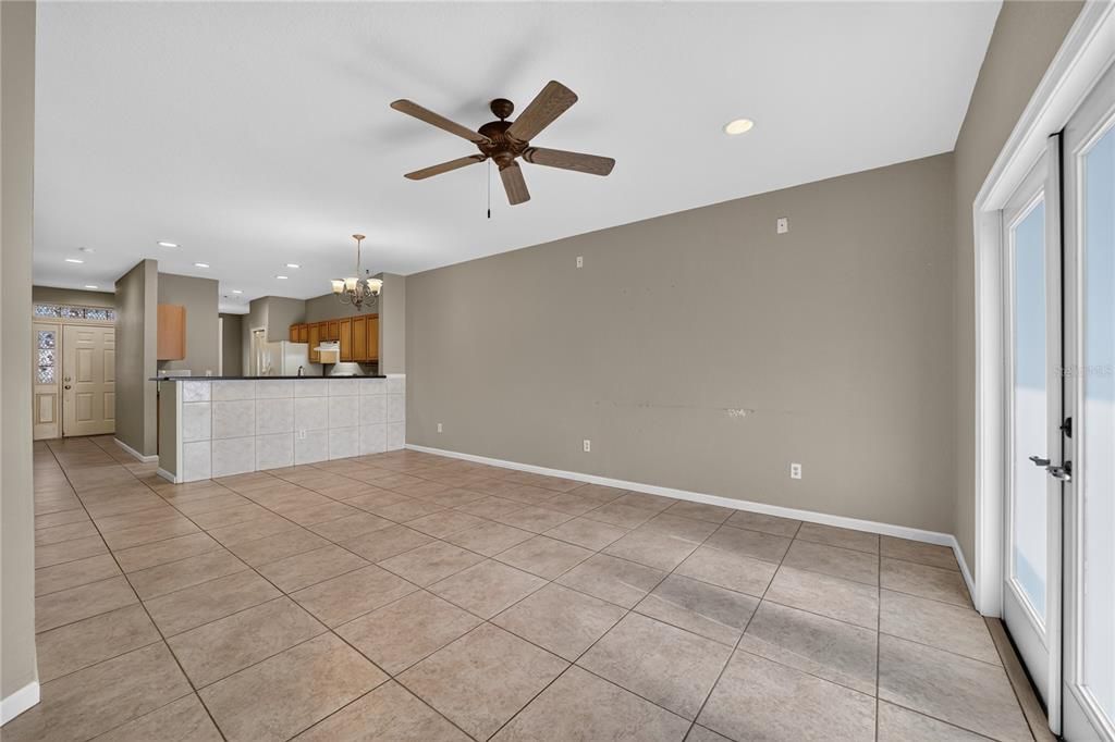 For Sale: $167,500 (2 beds, 2 baths, 1143 Square Feet)