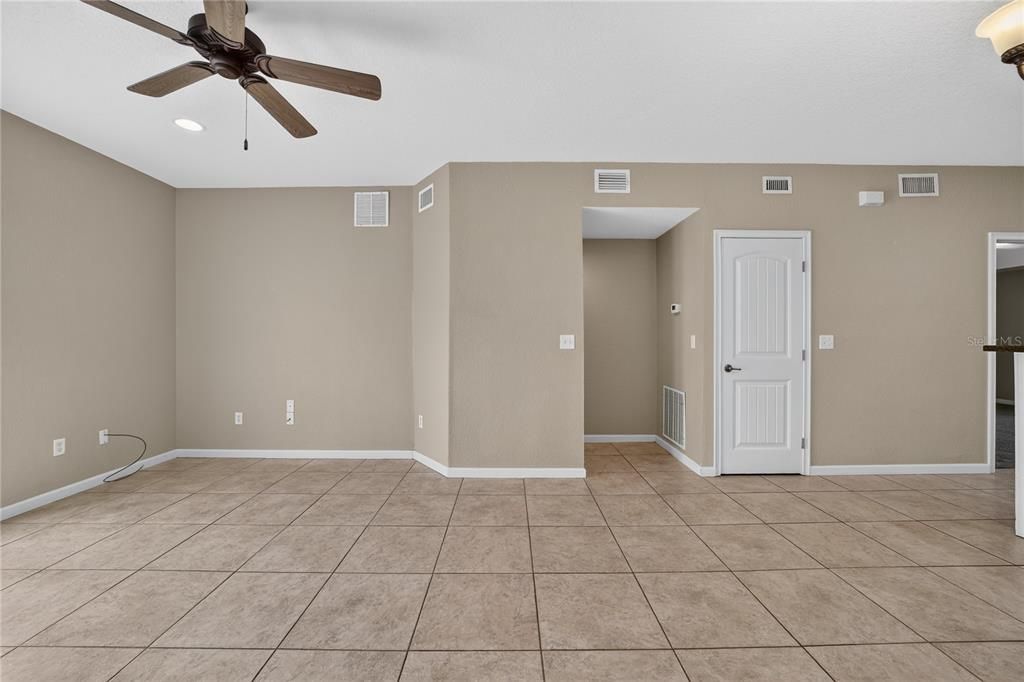 For Sale: $167,500 (2 beds, 2 baths, 1143 Square Feet)