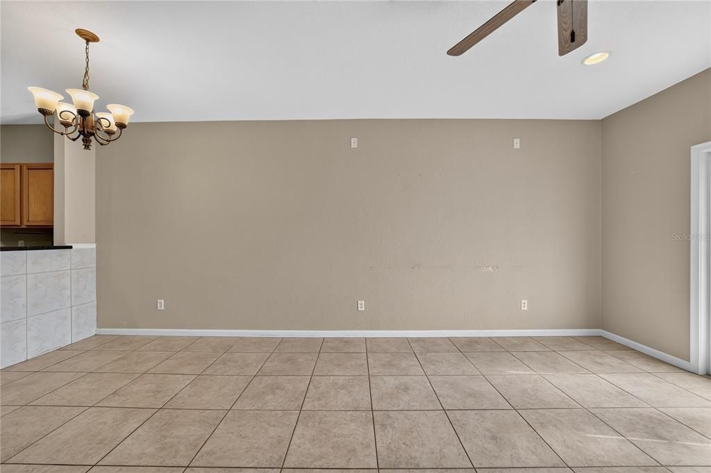 For Sale: $167,500 (2 beds, 2 baths, 1143 Square Feet)