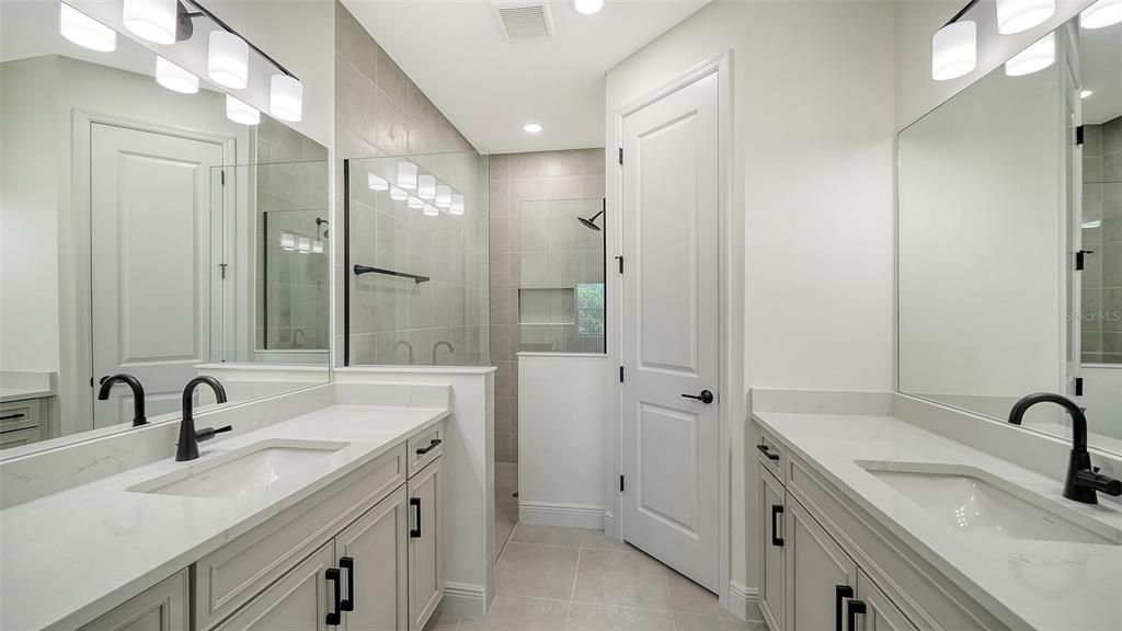 Active With Contract: $428,990 (2 beds, 2 baths, 1530 Square Feet)