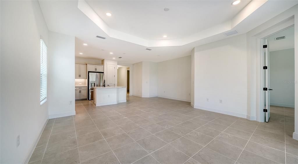 Active With Contract: $428,990 (2 beds, 2 baths, 1530 Square Feet)