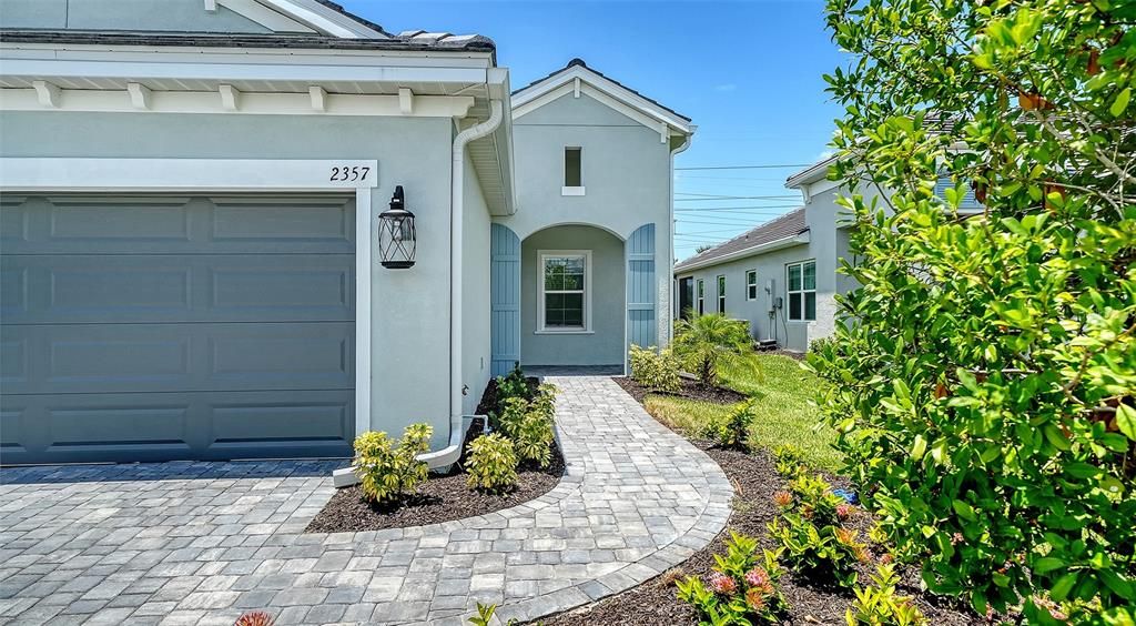Active With Contract: $428,990 (2 beds, 2 baths, 1530 Square Feet)