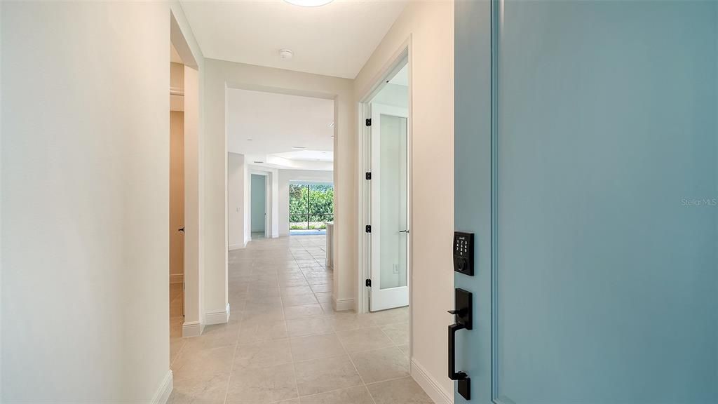 Active With Contract: $428,990 (2 beds, 2 baths, 1530 Square Feet)