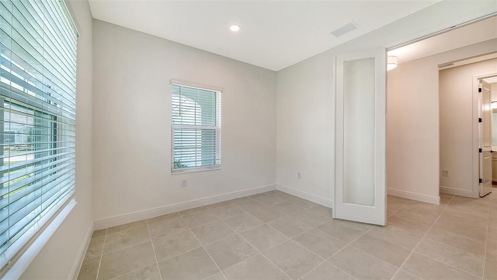 Active With Contract: $428,990 (2 beds, 2 baths, 1530 Square Feet)