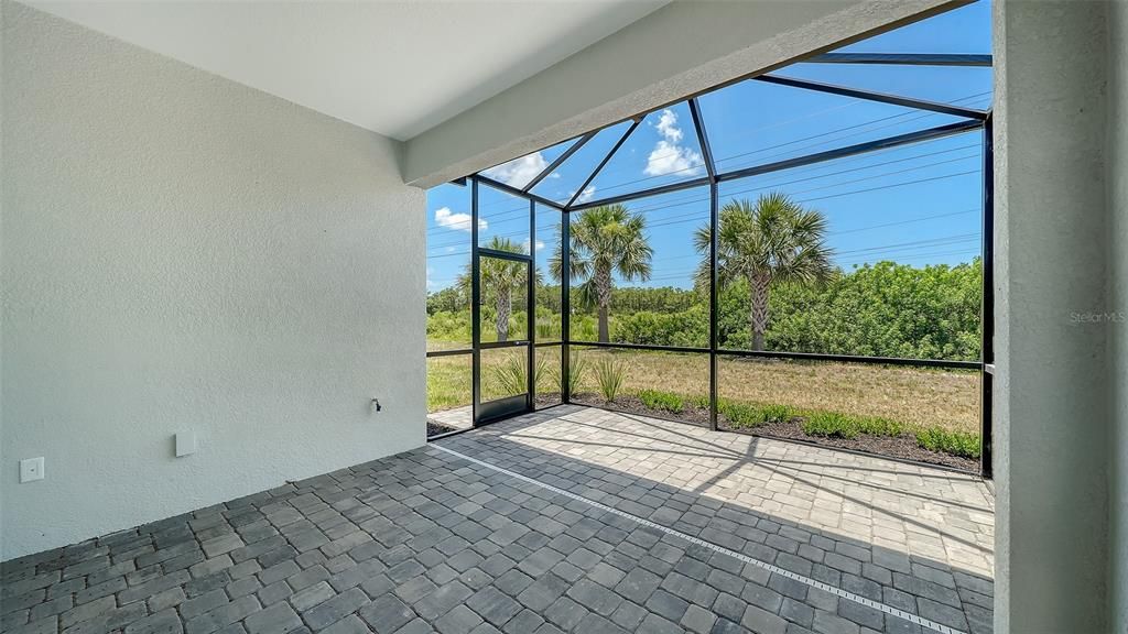 Active With Contract: $428,990 (2 beds, 2 baths, 1530 Square Feet)