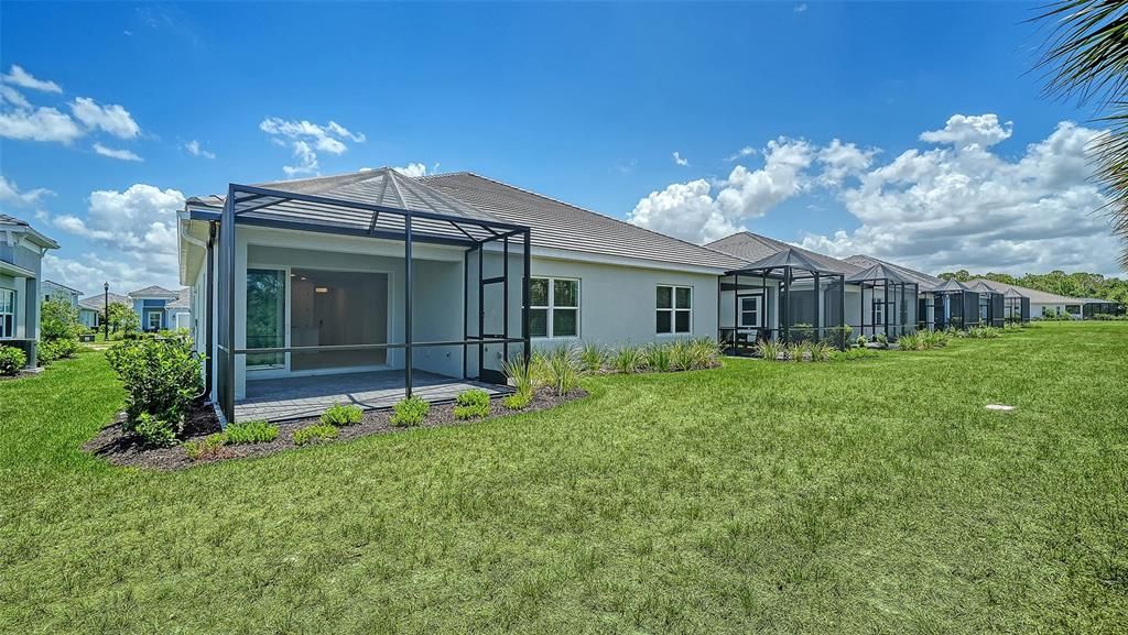Active With Contract: $428,990 (2 beds, 2 baths, 1530 Square Feet)