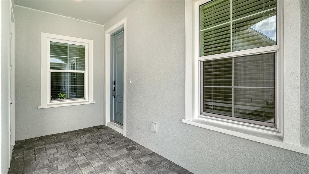 Active With Contract: $428,990 (2 beds, 2 baths, 1530 Square Feet)