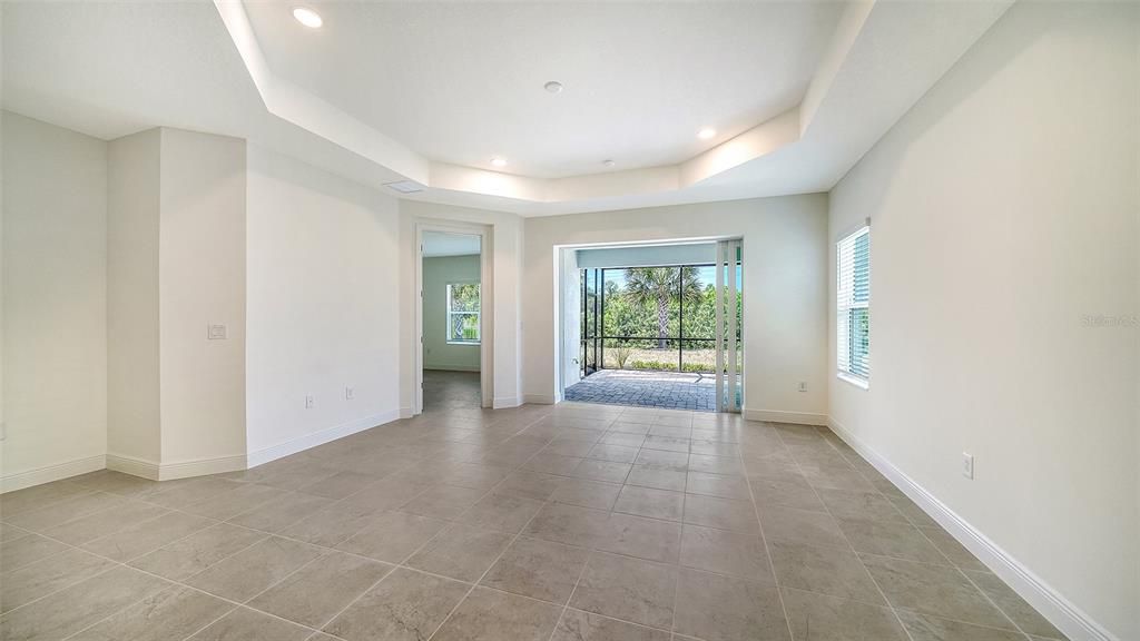 Active With Contract: $428,990 (2 beds, 2 baths, 1530 Square Feet)