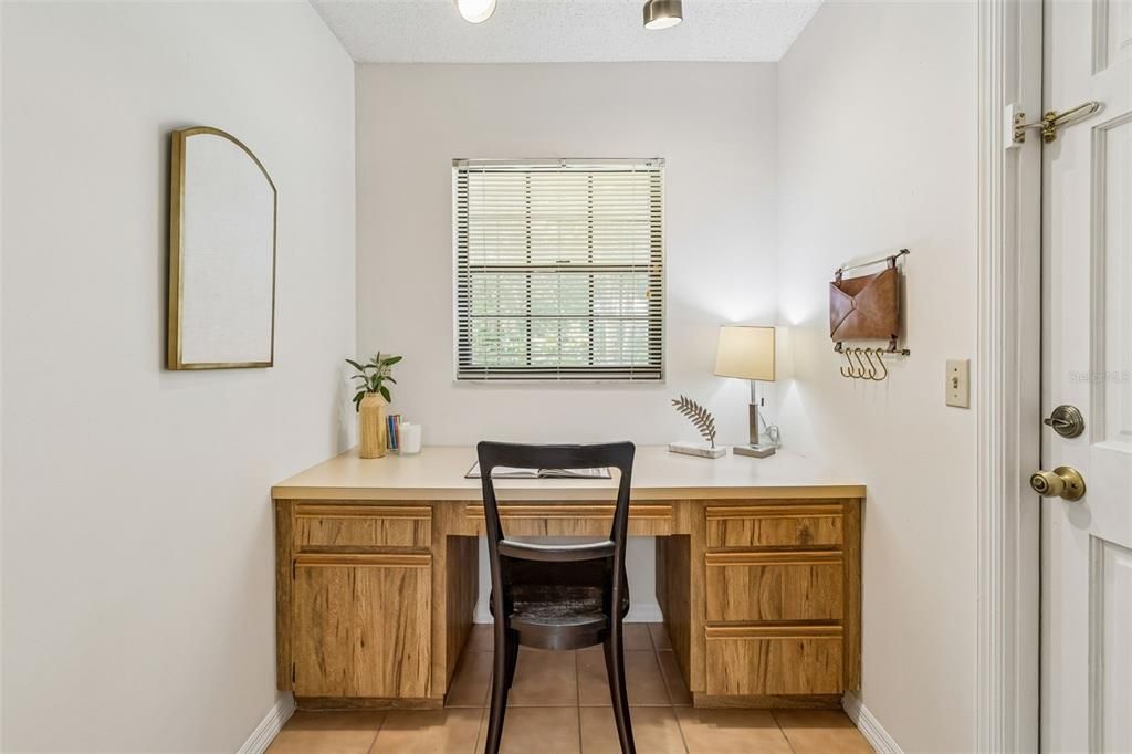 For Sale: $499,000 (3 beds, 3 baths, 1893 Square Feet)