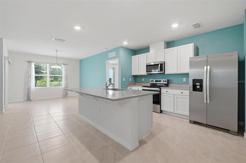 For Sale: $415,000 (3 beds, 2 baths, 1710 Square Feet)