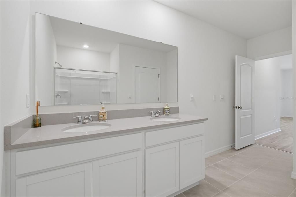 For Sale: $415,000 (3 beds, 2 baths, 1710 Square Feet)