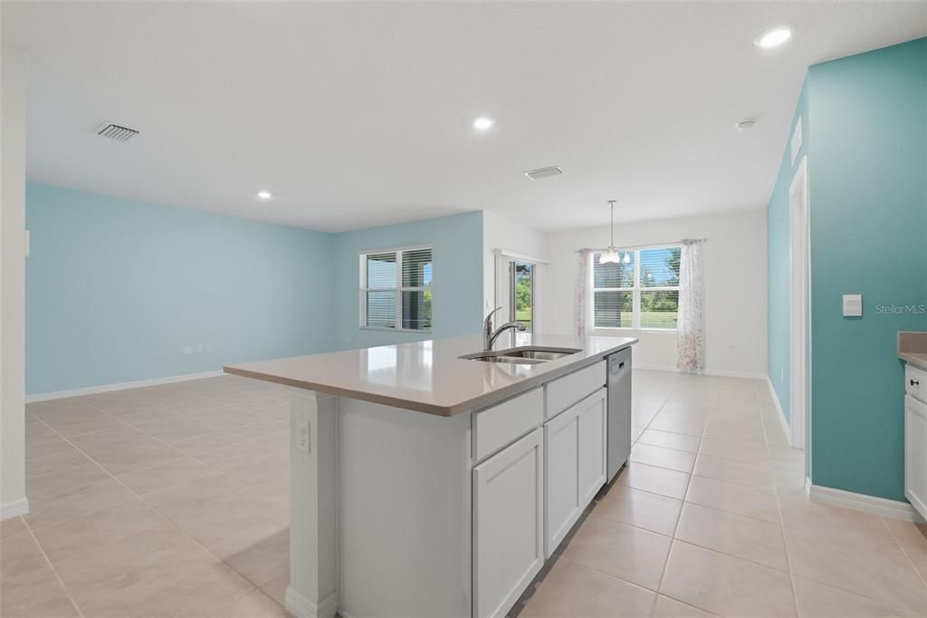 For Sale: $415,000 (3 beds, 2 baths, 1710 Square Feet)