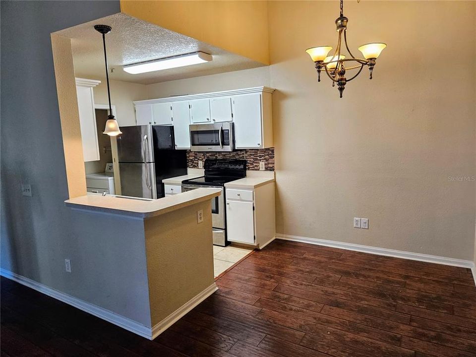 For Rent: $2,000 (3 beds, 2 baths, 1423 Square Feet)