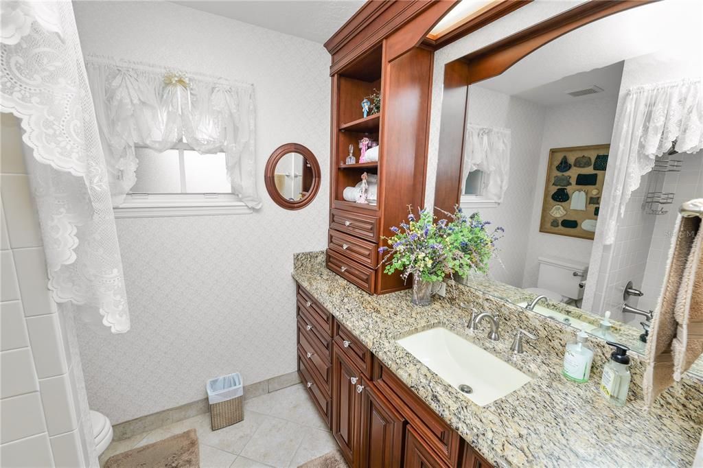 En Venta: $540,000 (3 camas, 2 baños, 2304 Pies cuadrados)