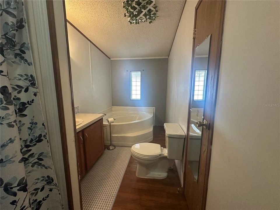 Active With Contract: $341,500 (4 beds, 3 baths, 2108 Square Feet)