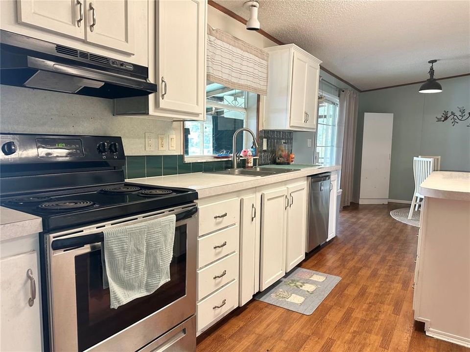 Active With Contract: $341,500 (4 beds, 3 baths, 2108 Square Feet)