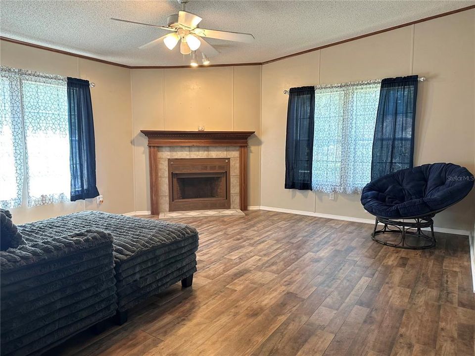 Active With Contract: $341,500 (4 beds, 3 baths, 2108 Square Feet)