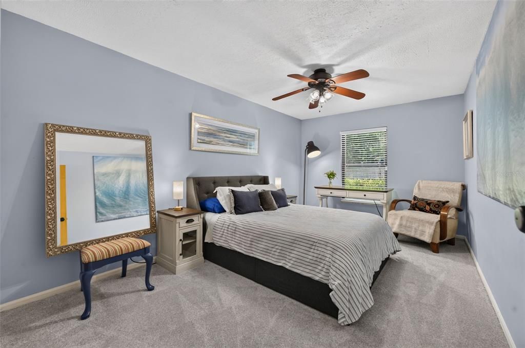 Под контрактом: $600,000 (3 спален, 2 ванн, 2093 Квадратных фут)