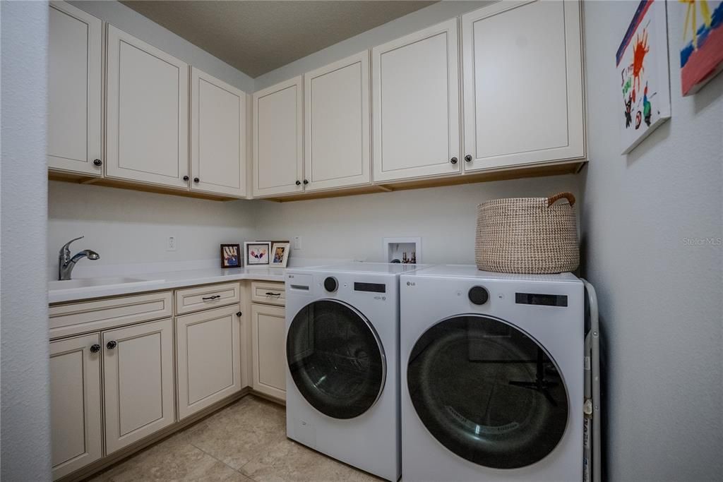 En Venta: $421,124 (2 camas, 2 baños, 1916 Pies cuadrados)