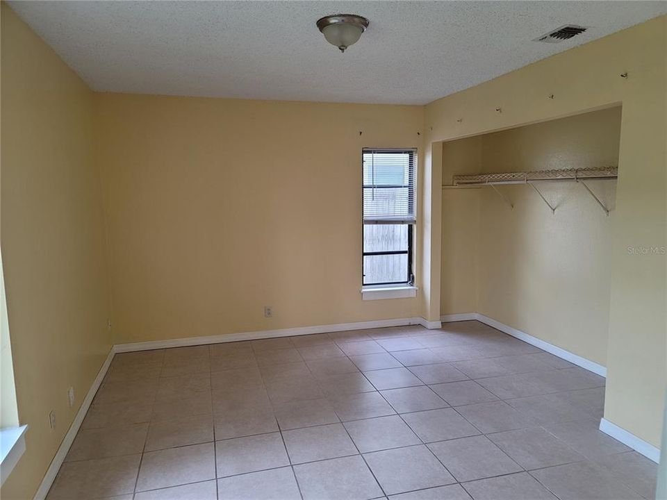 В аренду: $1,775 (4 спален, 2 ванн, 1435 Квадратных фут)