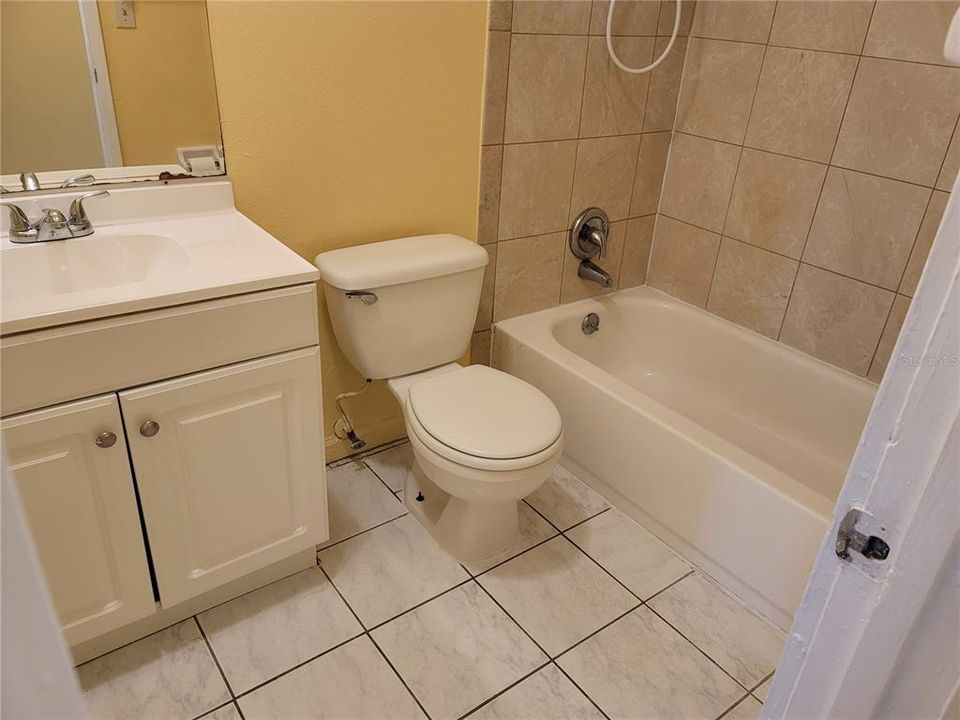 В аренду: $1,775 (4 спален, 2 ванн, 1435 Квадратных фут)