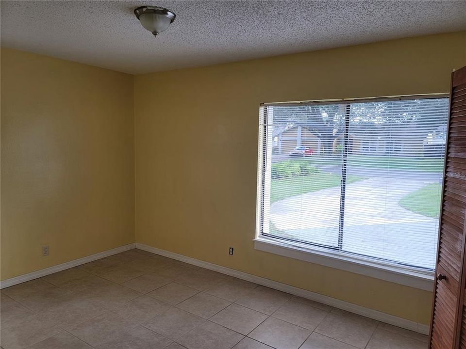 В аренду: $1,775 (4 спален, 2 ванн, 1435 Квадратных фут)