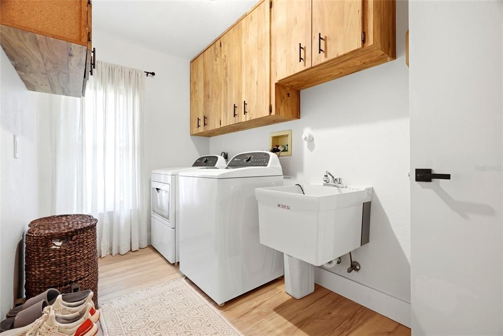 For Sale: $689,000 (4 beds, 2 baths, 2128 Square Feet)