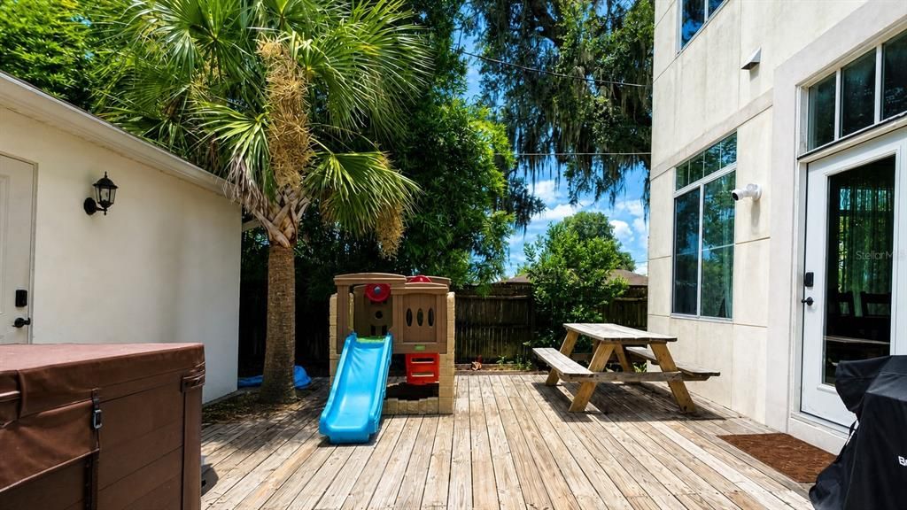 For Sale: $555,000 (3 beds, 2 baths, 1842 Square Feet)