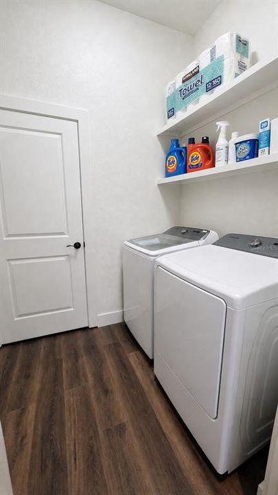 For Sale: $555,000 (3 beds, 2 baths, 1842 Square Feet)