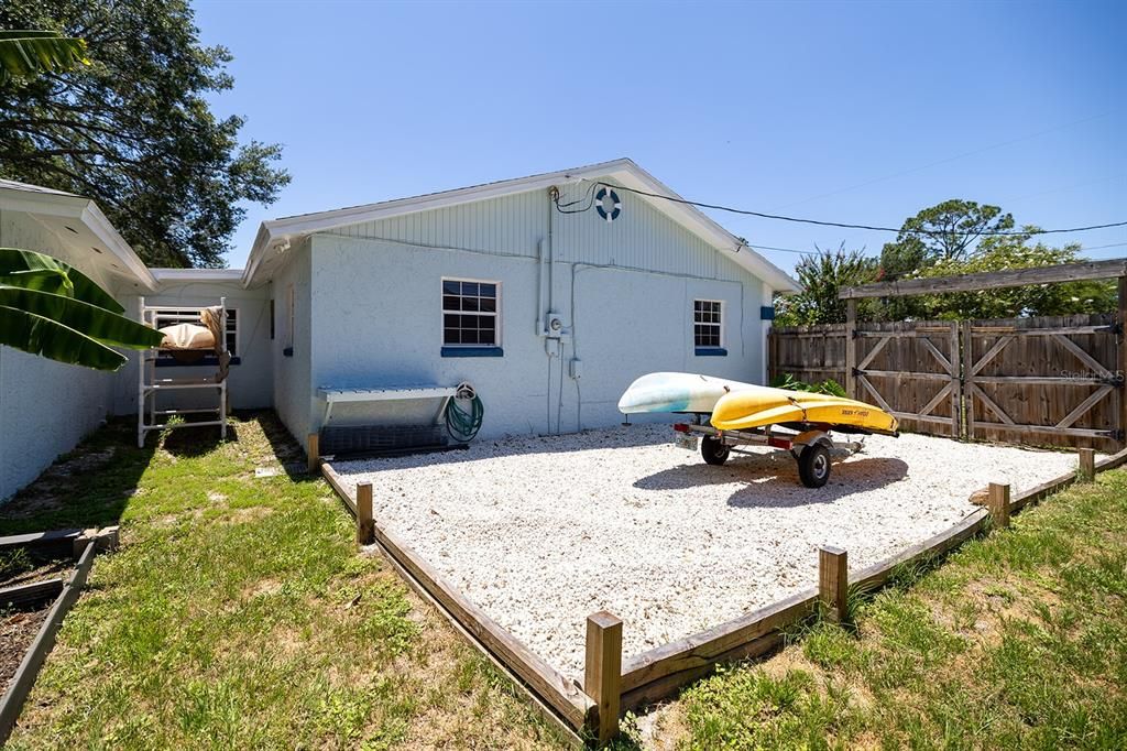En Venta: $449,000 (4 camas, 3 baños, 1638 Pies cuadrados)