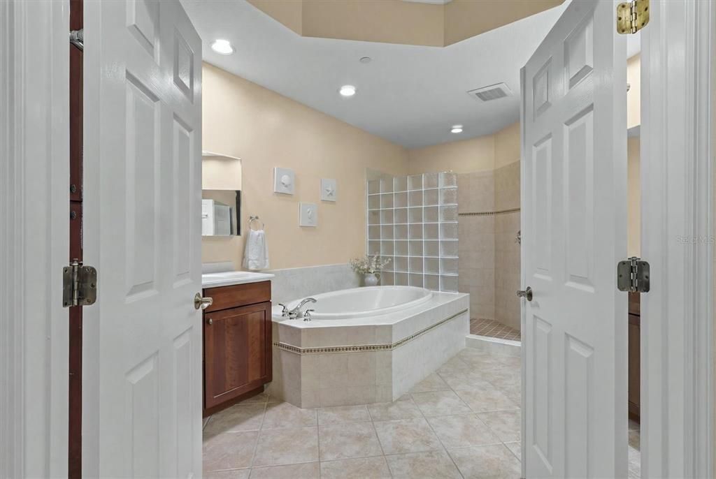En Venta: $529,900 (3 camas, 2 baños, 1917 Pies cuadrados)