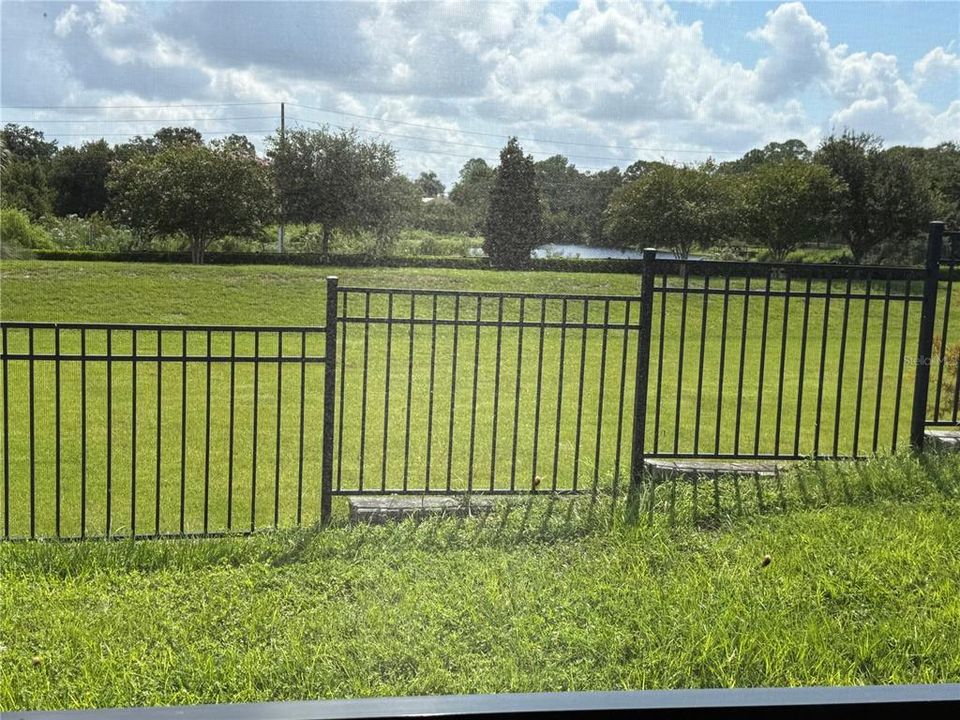 En Venta: $449,900 (4 camas, 2 baños, 1995 Pies cuadrados)
