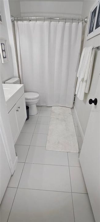For Sale: $169,000 (1 beds, 1 baths, 678 Square Feet)
