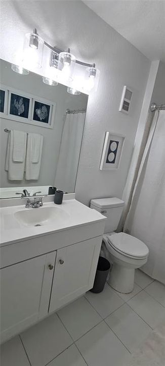 For Sale: $169,000 (1 beds, 1 baths, 678 Square Feet)