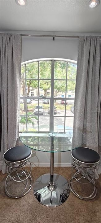 For Sale: $169,000 (1 beds, 1 baths, 678 Square Feet)
