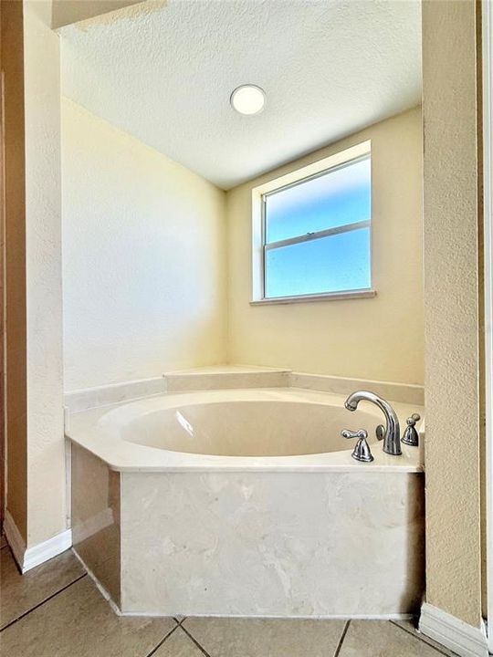 待售: $360,000 (3 贝兹, 2 浴室, 1719 平方英尺)