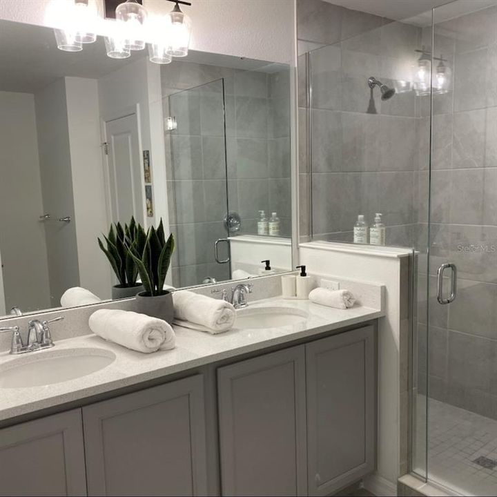 En Venta: $338,990 (3 camas, 2 baños, 1624 Pies cuadrados)