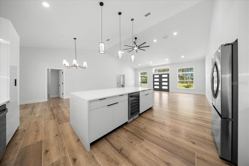 En Venta: $495,000 (4 camas, 3 baños, 2053 Pies cuadrados)