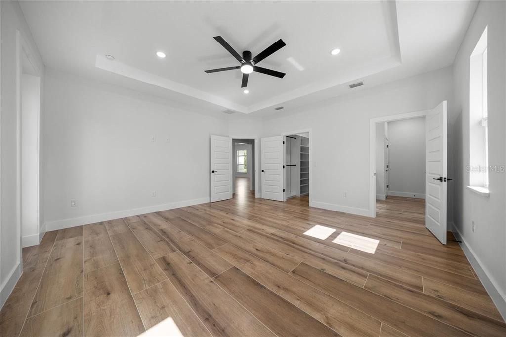 En Venta: $495,000 (4 camas, 3 baños, 2053 Pies cuadrados)