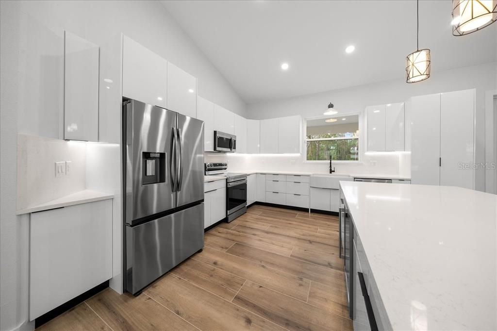 En Venta: $495,000 (4 camas, 3 baños, 2053 Pies cuadrados)