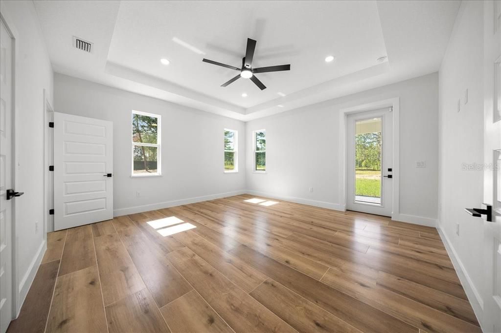 En Venta: $495,000 (4 camas, 3 baños, 2053 Pies cuadrados)