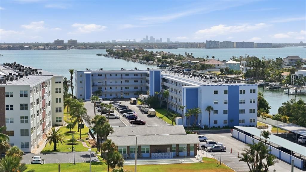 Active With Contract: $369,000 (2 beds, 2 baths, 1350 Square Feet)