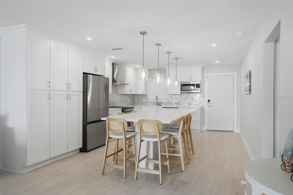 Active With Contract: $369,000 (2 beds, 2 baths, 1350 Square Feet)