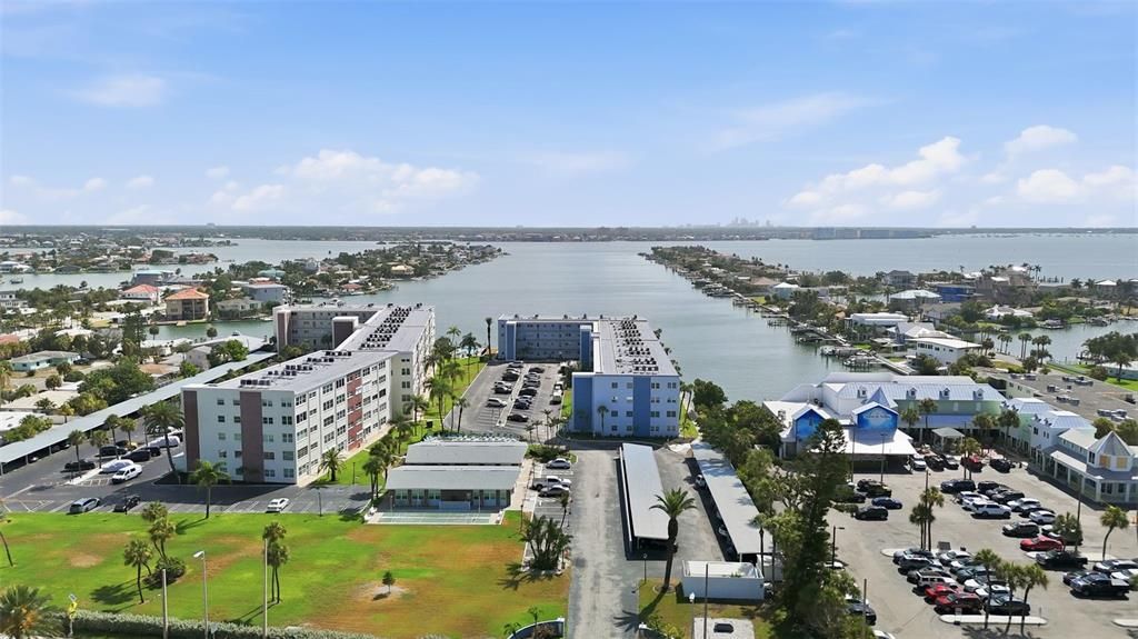 Active With Contract: $369,000 (2 beds, 2 baths, 1350 Square Feet)