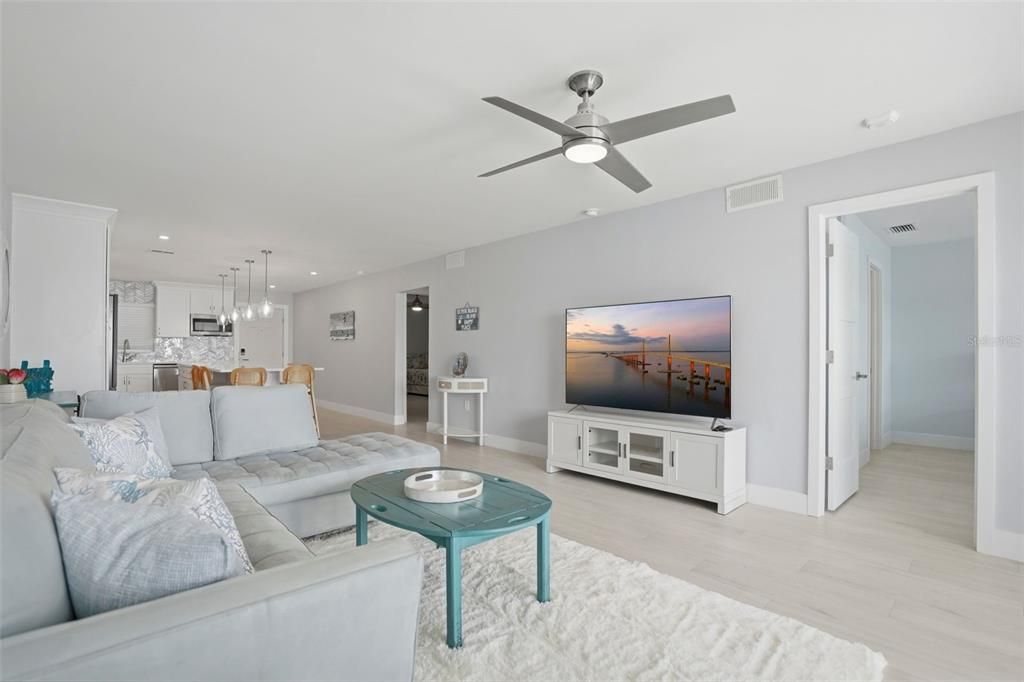 Active With Contract: $369,000 (2 beds, 2 baths, 1350 Square Feet)