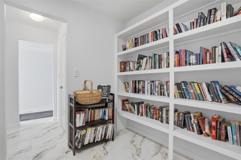 Active With Contract: $369,000 (2 beds, 2 baths, 1350 Square Feet)