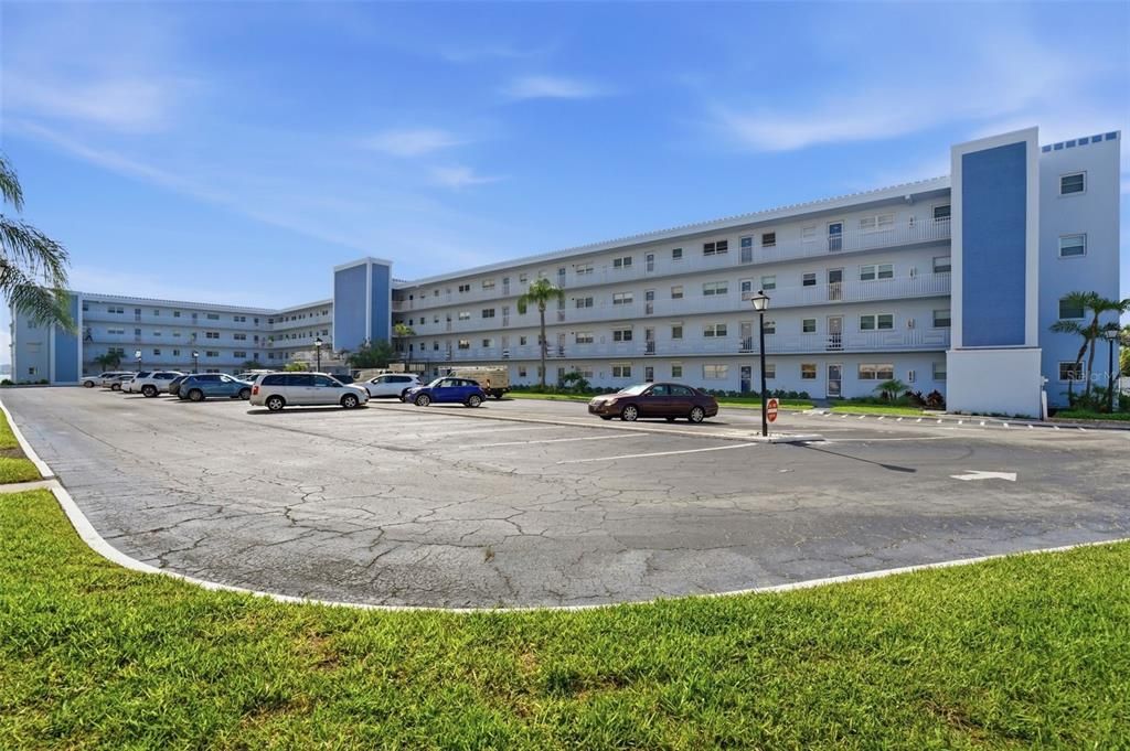 Active With Contract: $369,000 (2 beds, 2 baths, 1350 Square Feet)
