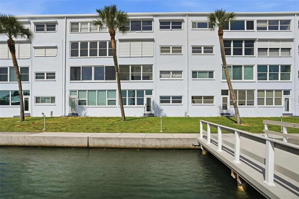 Active With Contract: $369,000 (2 beds, 2 baths, 1350 Square Feet)