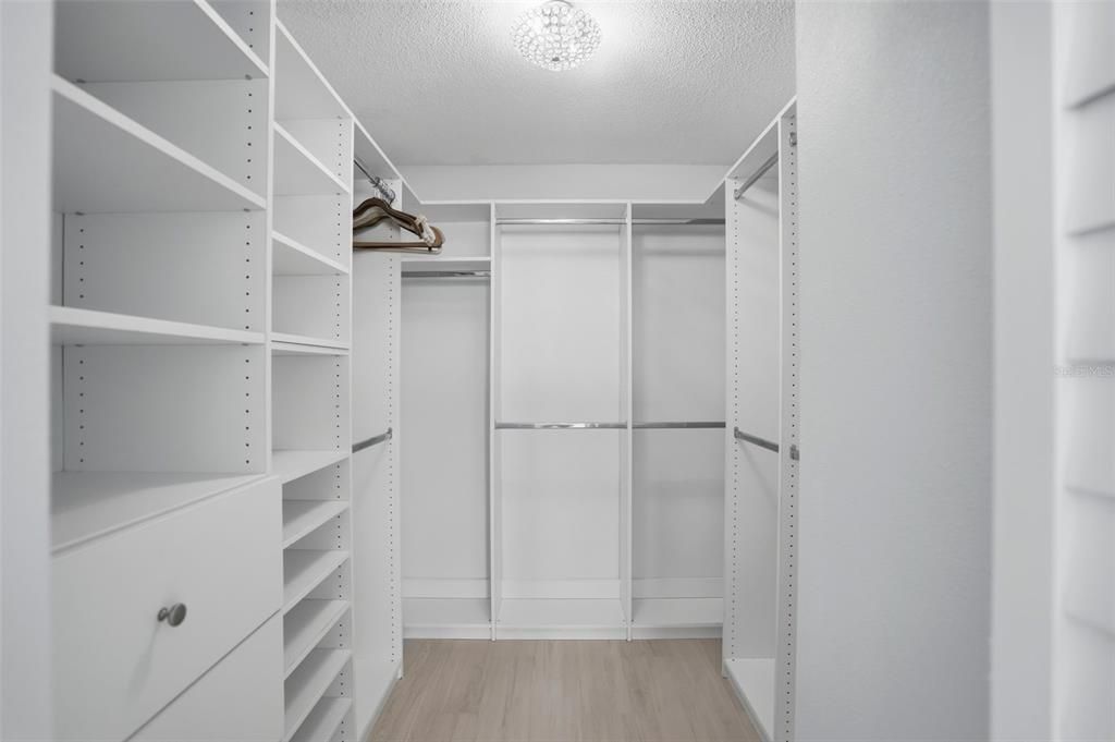 Active With Contract: $369,000 (2 beds, 2 baths, 1350 Square Feet)