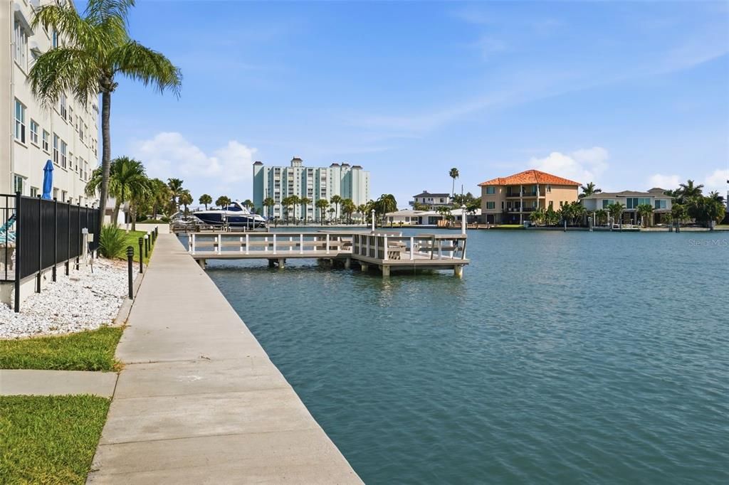 Active With Contract: $369,000 (2 beds, 2 baths, 1350 Square Feet)